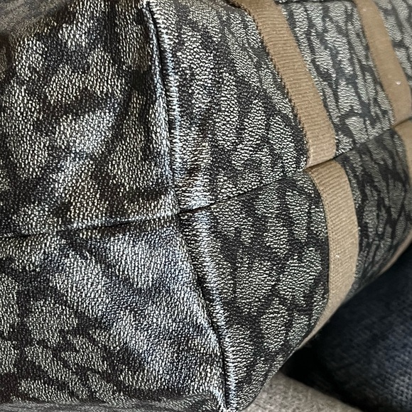 3piece Giraffe Print YSL Weekend Bag & Cross body๐ - Picture 4 of 16